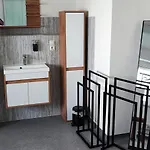 - Loft - Mit 123qm Bei Wuerzburg Mit Eigenen Gratis Parkplatz Terasse Grill Wlan - Nur Einzelbetten *