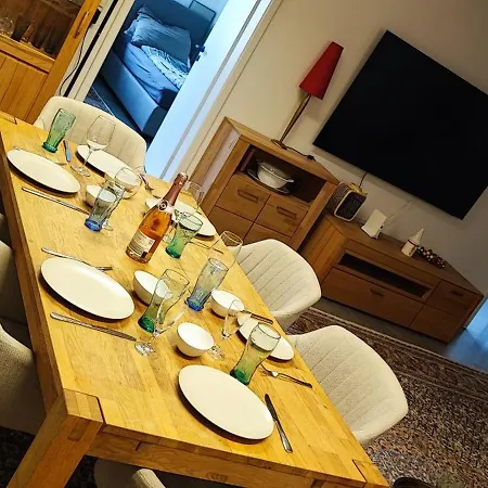 - Loft - Mit 123qm Bei Wuerzburg Mit Eigenen Gratis Parkplatz Terasse Grill Wlan - Nur Einzelbetten